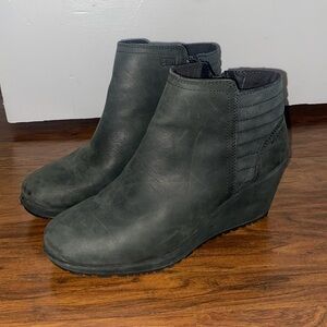 Merrell Tremblant Waterproof Wedged Bootie size 8